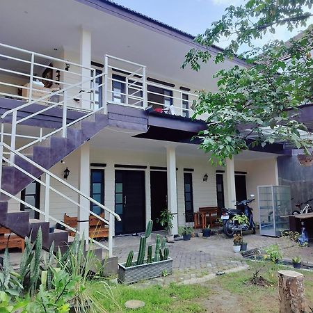 Sulfat Indah Home Stay Syariah Ngadipuro Εξωτερικό φωτογραφία